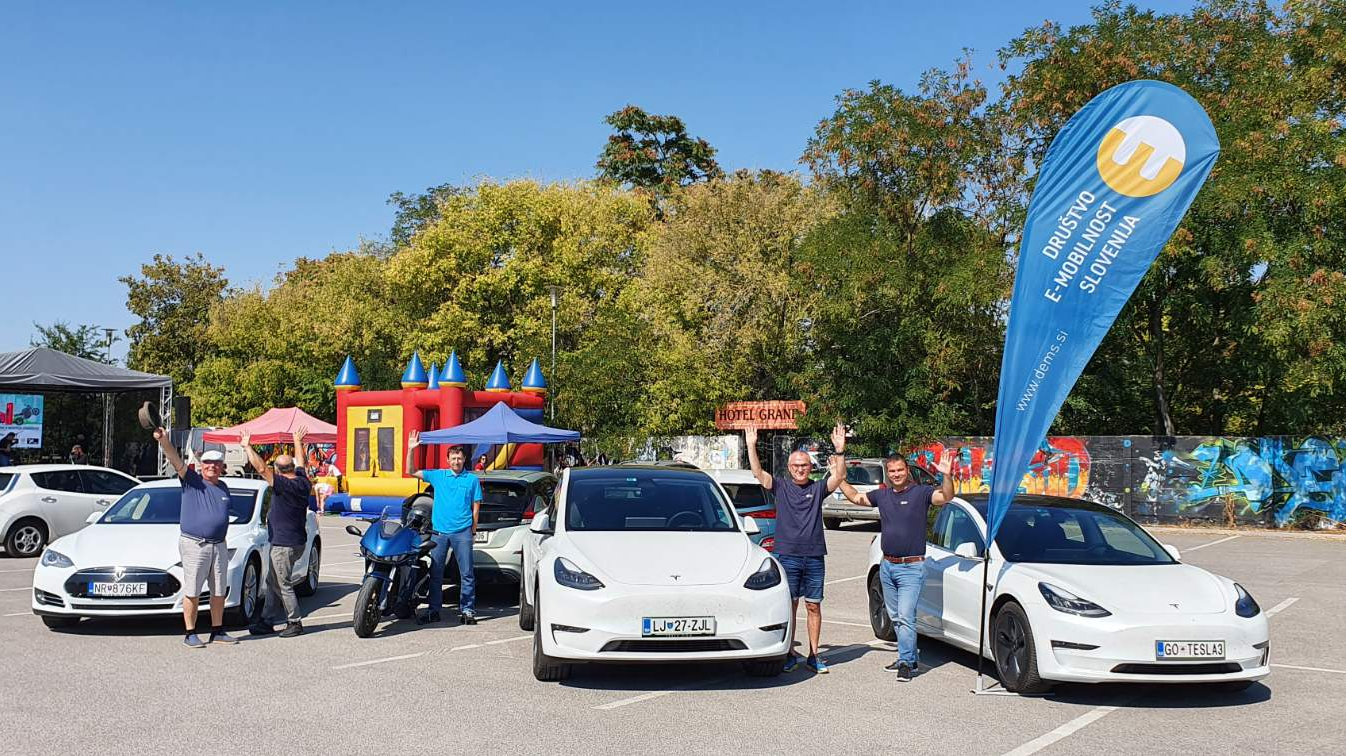Tudi eFrendi smo bili z društvom DEMS na Slovaškem