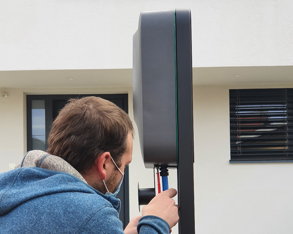 Polnilna postaja e21